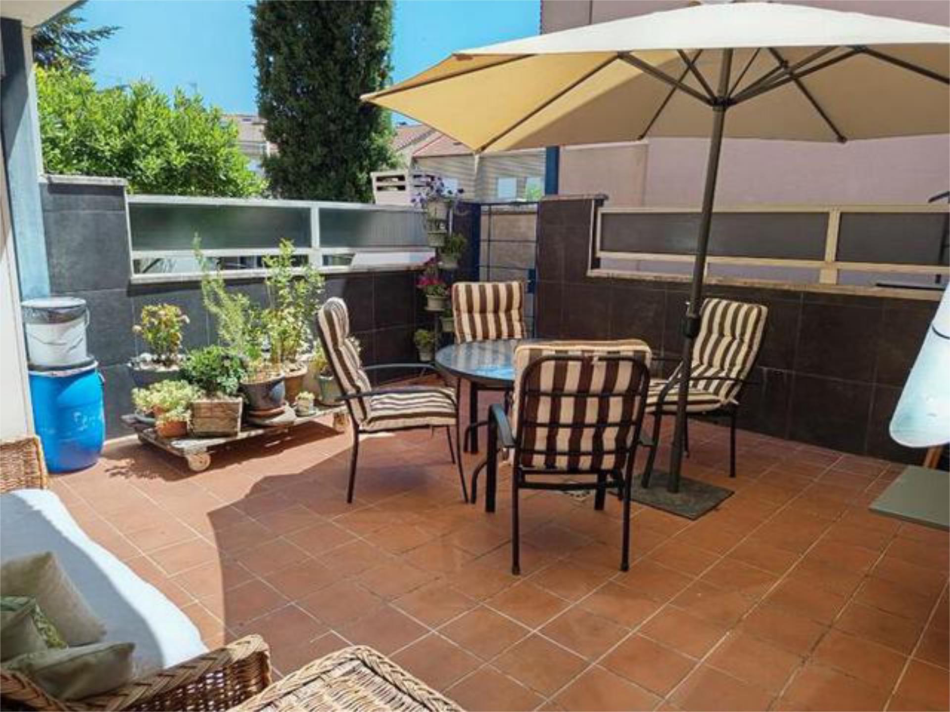 Terrassa de Casa o xalet en venda en Quintanilla Vivar amb Calefacció, Jardí privat i Terrassa
