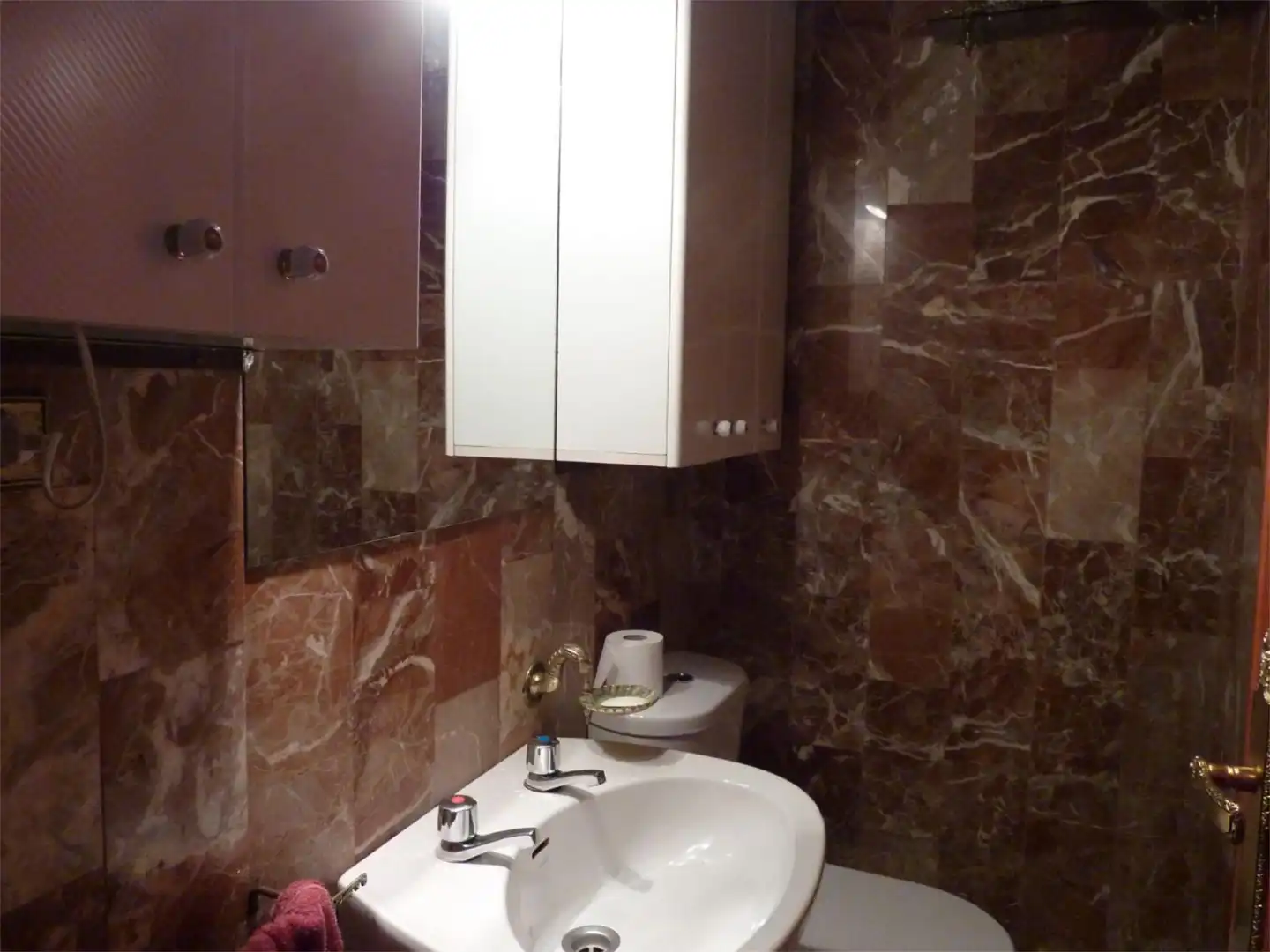 Houses for sale in Calle Ampudia, 30, Dueñas Bathroom of Houses for sale in Dueñas with Heating, Private garden and Parquet flooring