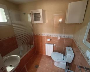 Bany de Pis de lloguer en Cáceres Capital amb Aire condicionat, Calefacció i Terrassa