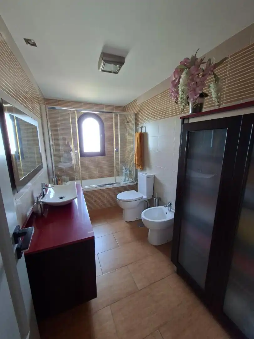 Casa o chalet en venta en Avenida del Genil, 2, Purchil Baño de Casa o chalet en venta en Vegas del Genil con Aire acondicionado y Terraza