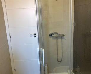 Bany de Pis de lloguer en Segovia Capital amb Terrassa i Balcó