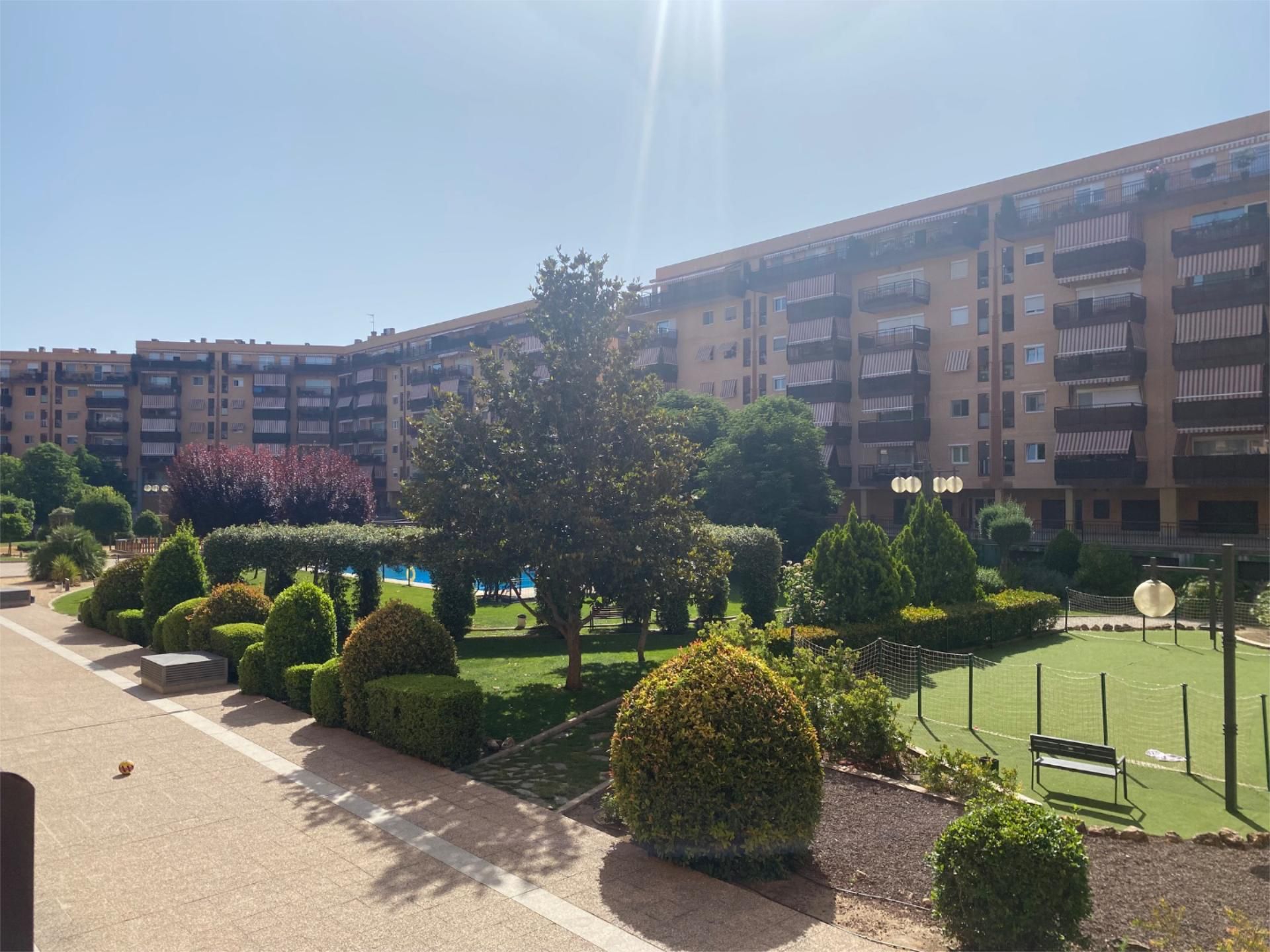 Vista exterior de Pis en venda en Arganda del Rey amb Aire condicionat, Calefacció i Jardí privat