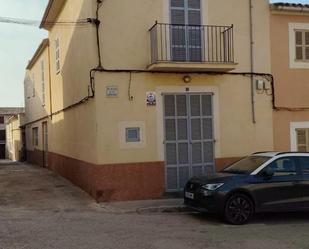 Vista exterior de Casa adosada en venda en Sineu amb Aire condicionat, Terrassa i Balcó