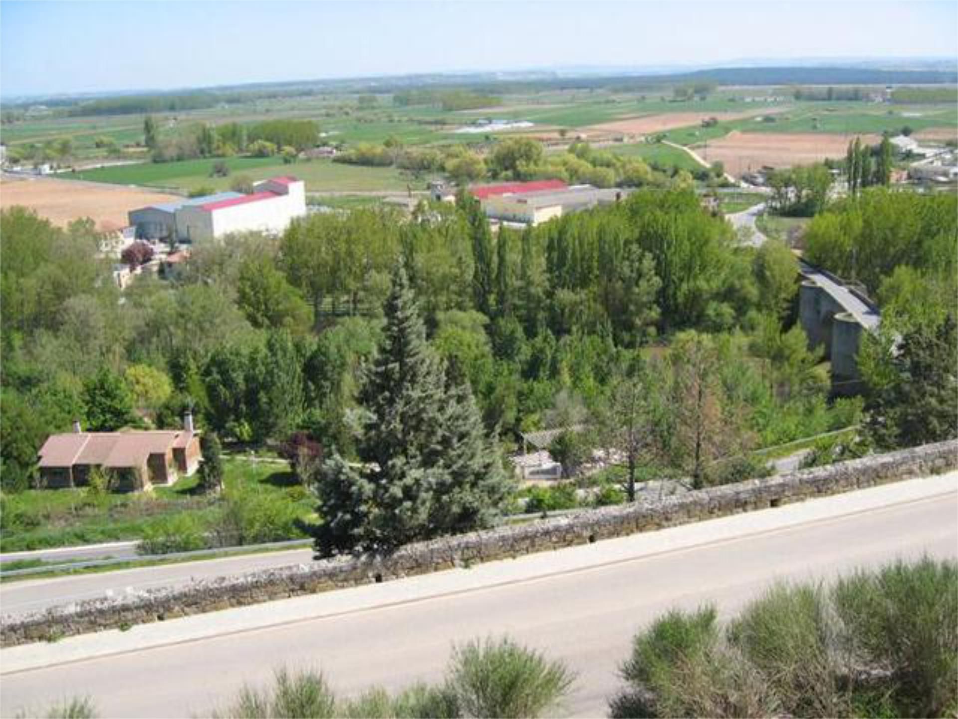 Casa adosada en venda en Roa amb Calefacció, Jardí privat i Terrassa