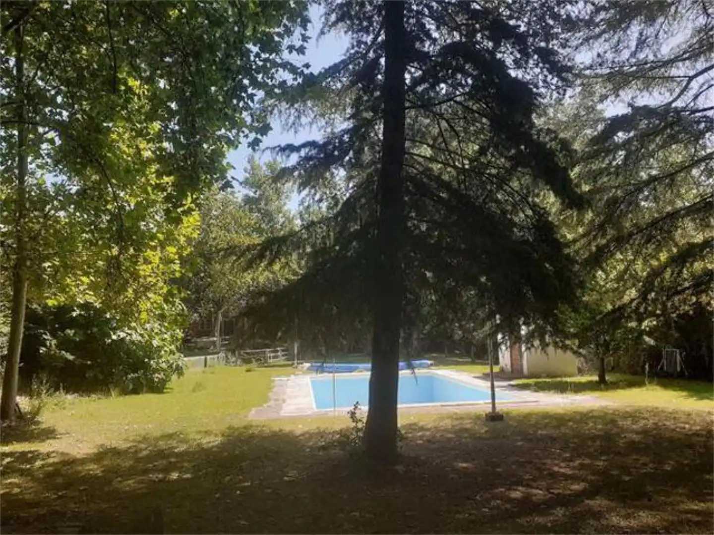 Casa adosada en venda a Roa Piscina de Casa adosada en venda en Roa amb Calefacció, Jardí privat i Terrassa