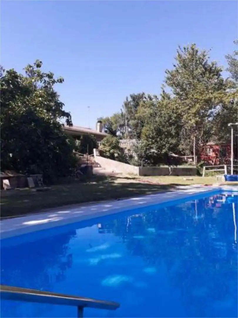 Casa adosada en venda a Roa Jardí de Casa adosada en venda en Roa amb Calefacció, Jardí privat i Terrassa