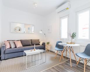 Living room of Flat for sale in  Madrid Capital  with Air Conditioner, Heating and Furnished