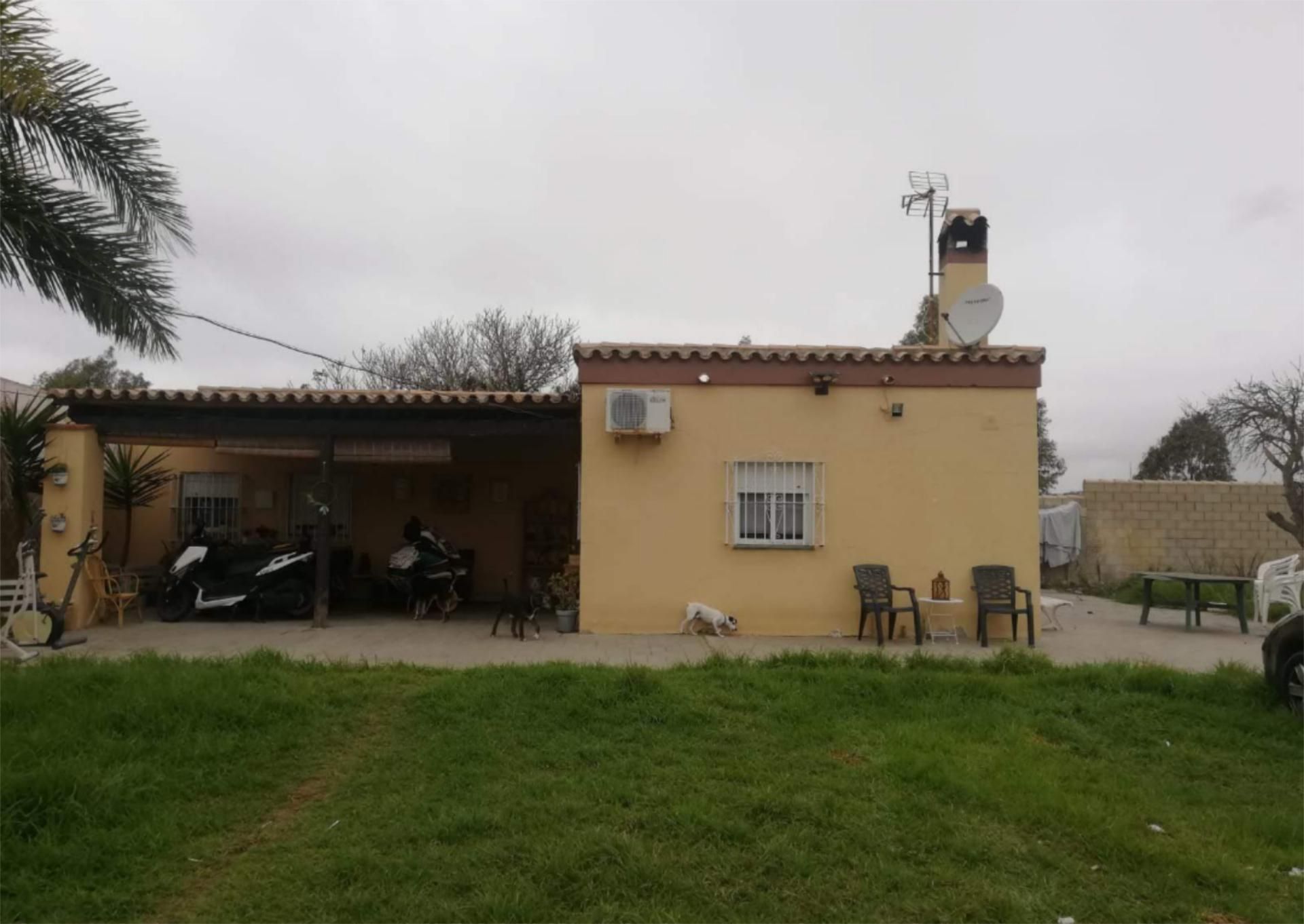 Exterior view of House or chalet for sale in Chiclana de la Frontera