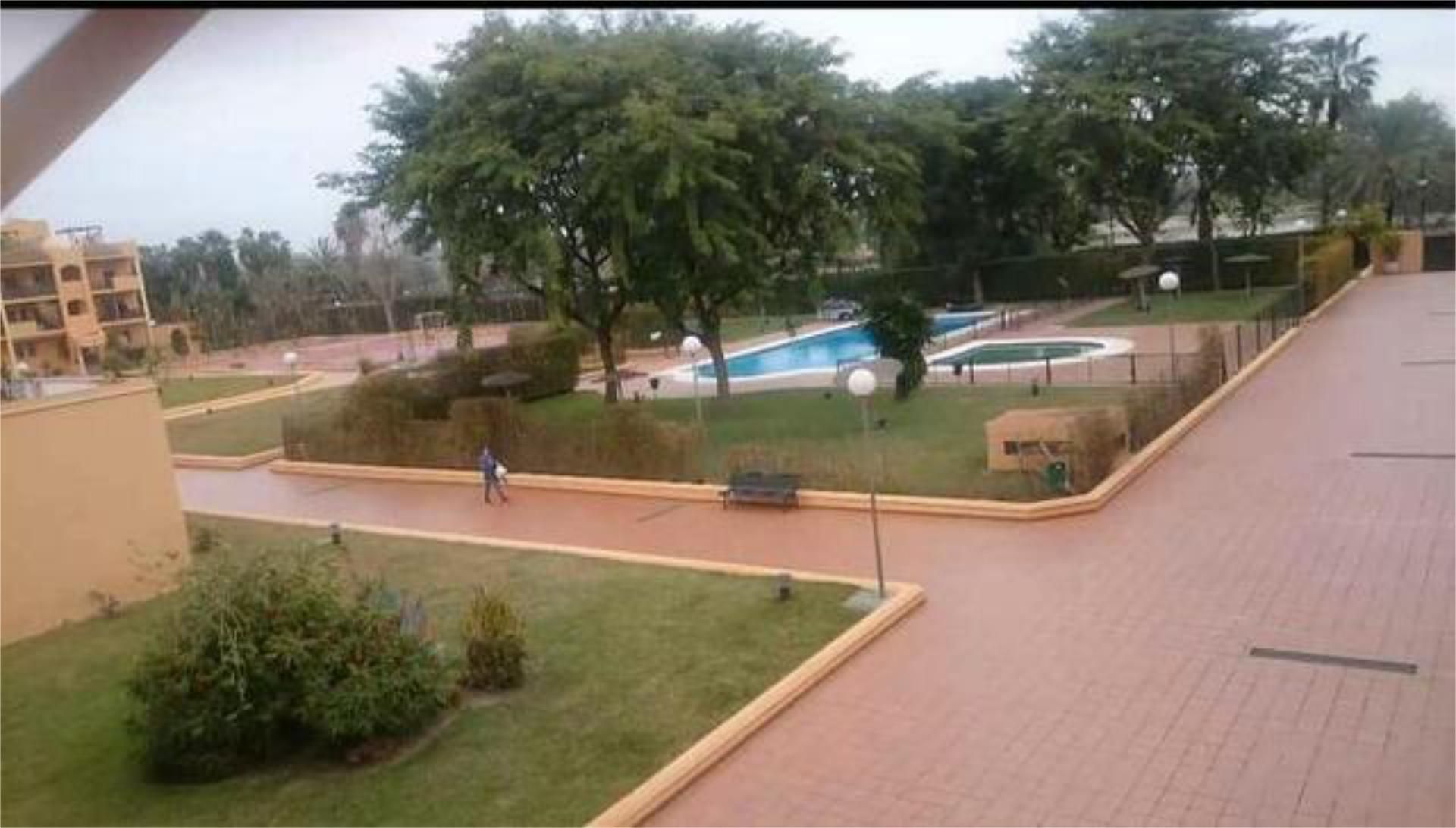 Piscina de Pis de lloguer en San Juan de Aznalfarache amb Calefacció, Jardí privat i Terrassa