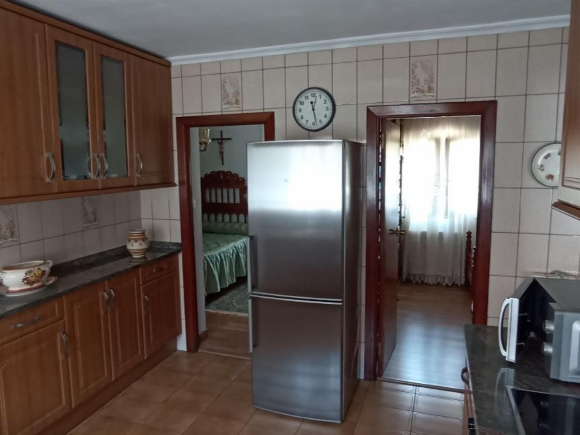 Cuina de Casa adosada en venda en Cabezón de la Sal