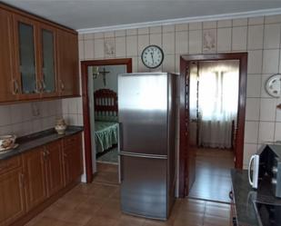 Cuina de Casa adosada en venda en Cabezón de la Sal