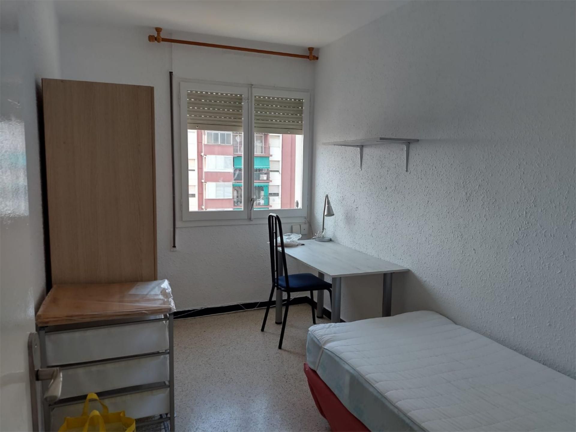 Bedroom of Flat to share in Cerdanyola del Vallès  with Heating, Furnished and Balcony