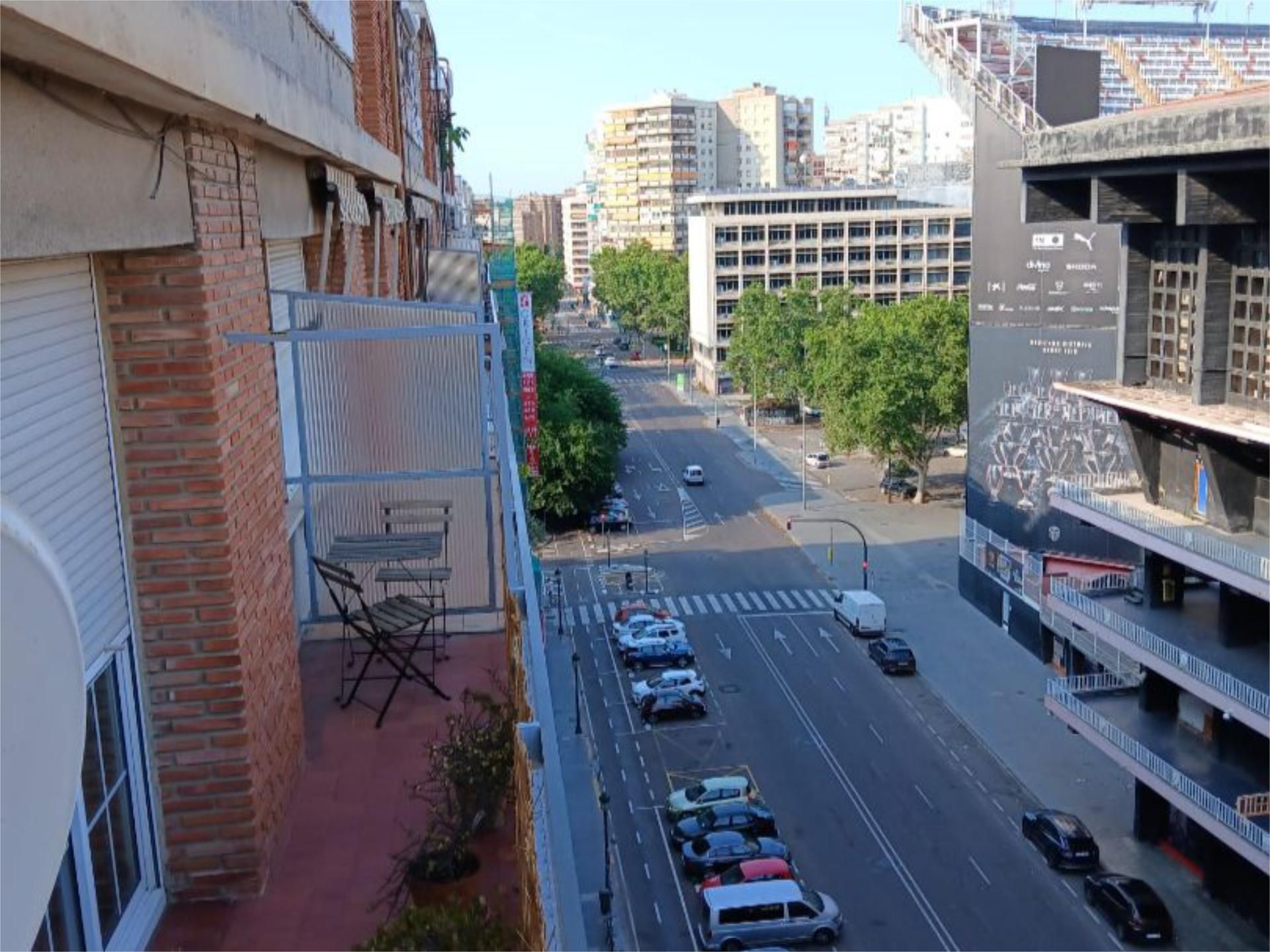 Vista exterior de Pis en venda en  Valencia Capital amb Aire condicionat i Balcó