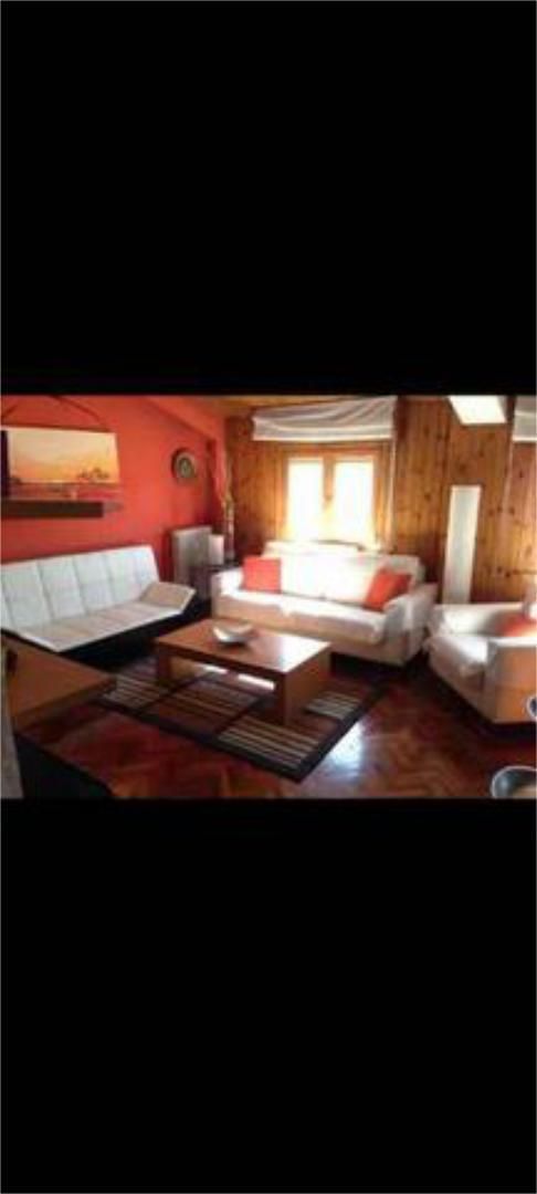 Sala d'estar de Apartament de lloguer en Jaca amb Calefacció i Moblat