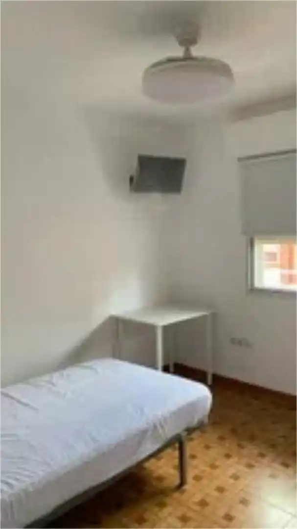 Habitación en Avenida de Navarrondán, 6, Centro Urbano Habitación de Piso para compartir en San Sebastián de los Reyes con Calefacción, Terraza y Amueblado