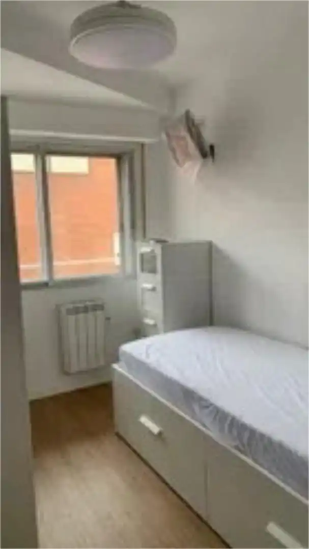 Habitación en Avenida de Navarrondán, 6, Centro Urbano Habitación de Piso para compartir en San Sebastián de los Reyes con Calefacción, Terraza y Amueblado