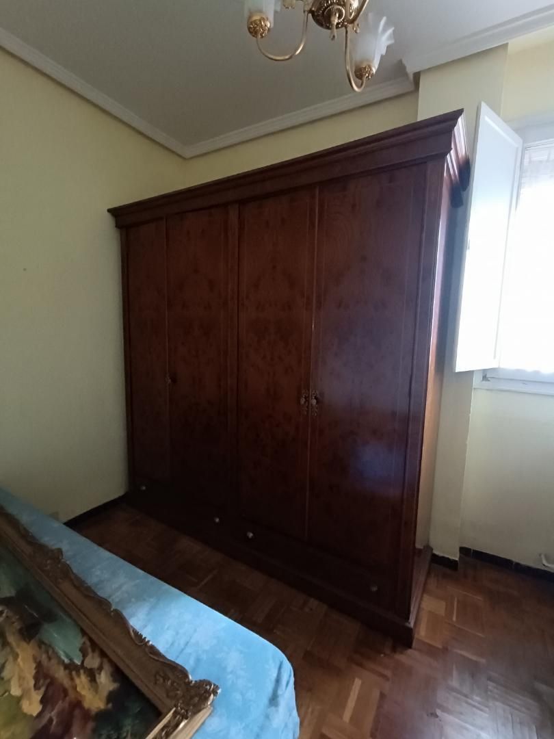 Habitación de Piso en venta en Valladolid Capital con Horno, Lavadora y Balcón