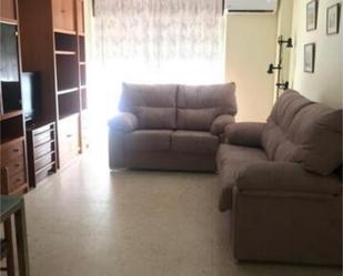 Sala d'estar de Pis de lloguer en Mérida amb Terrassa i Moblat