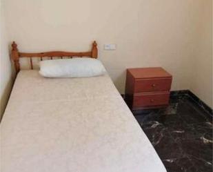 Dormitori de Apartament per a compartir en Linares amb Calefacció, Jardí privat i Terrassa