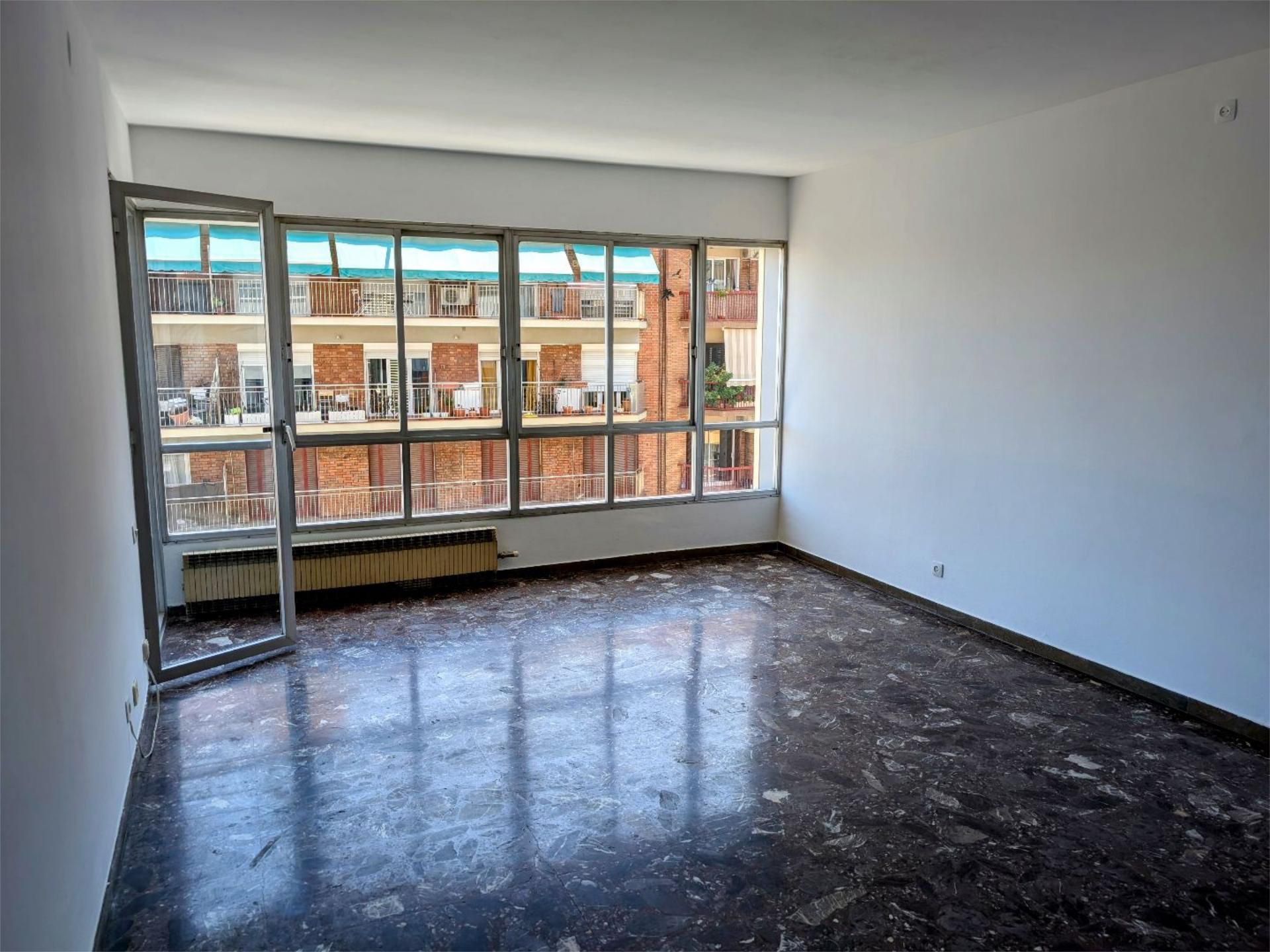 Sala d'estar de Pis en venda en  Barcelona Capital amb Calefacció i Terrassa