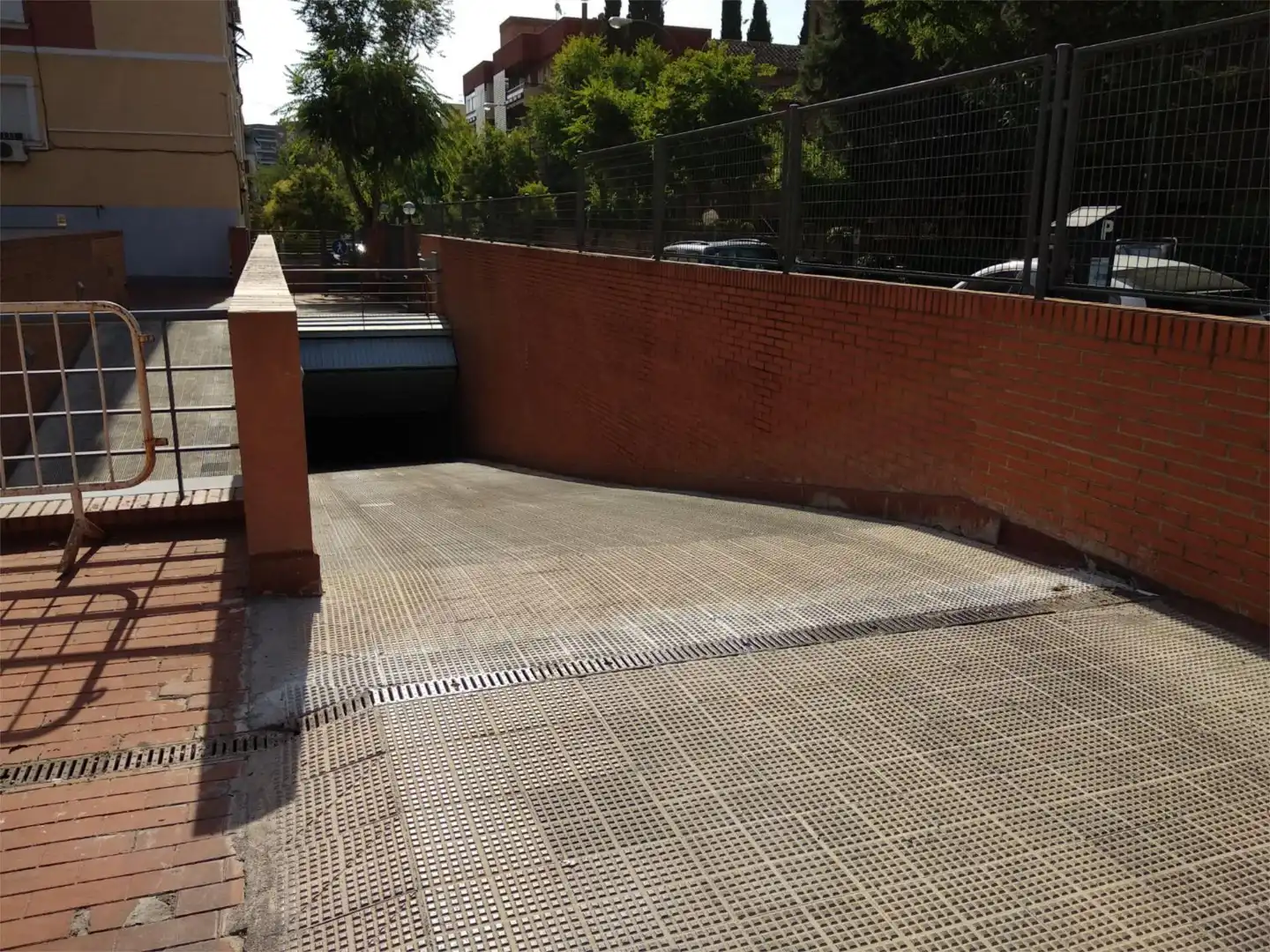 Exterior view of Garage for sale in Madrid