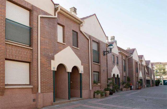 Casa adosada en Venta en El Campillo - Norte