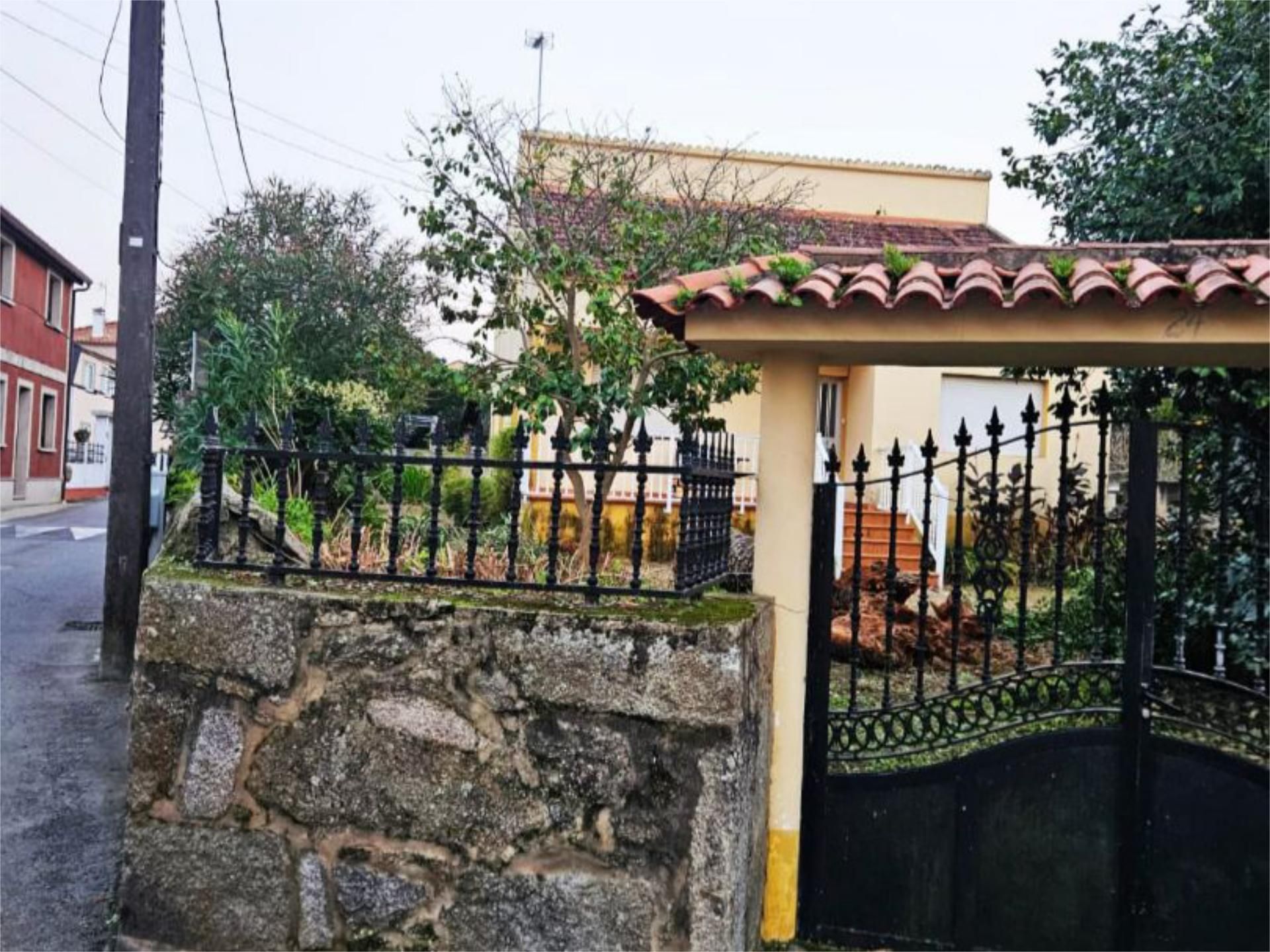Vista exterior de Loft en venda en A Illa de Arousa  amb Calefacció, Jardí privat i Parquet