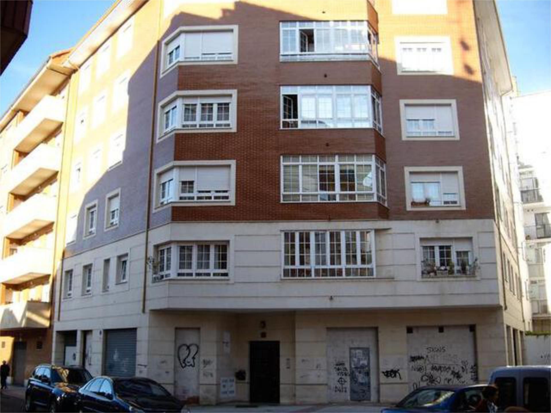 Exterior view of Flat to rent in León Capital   with Heating, Terrace and Furnished