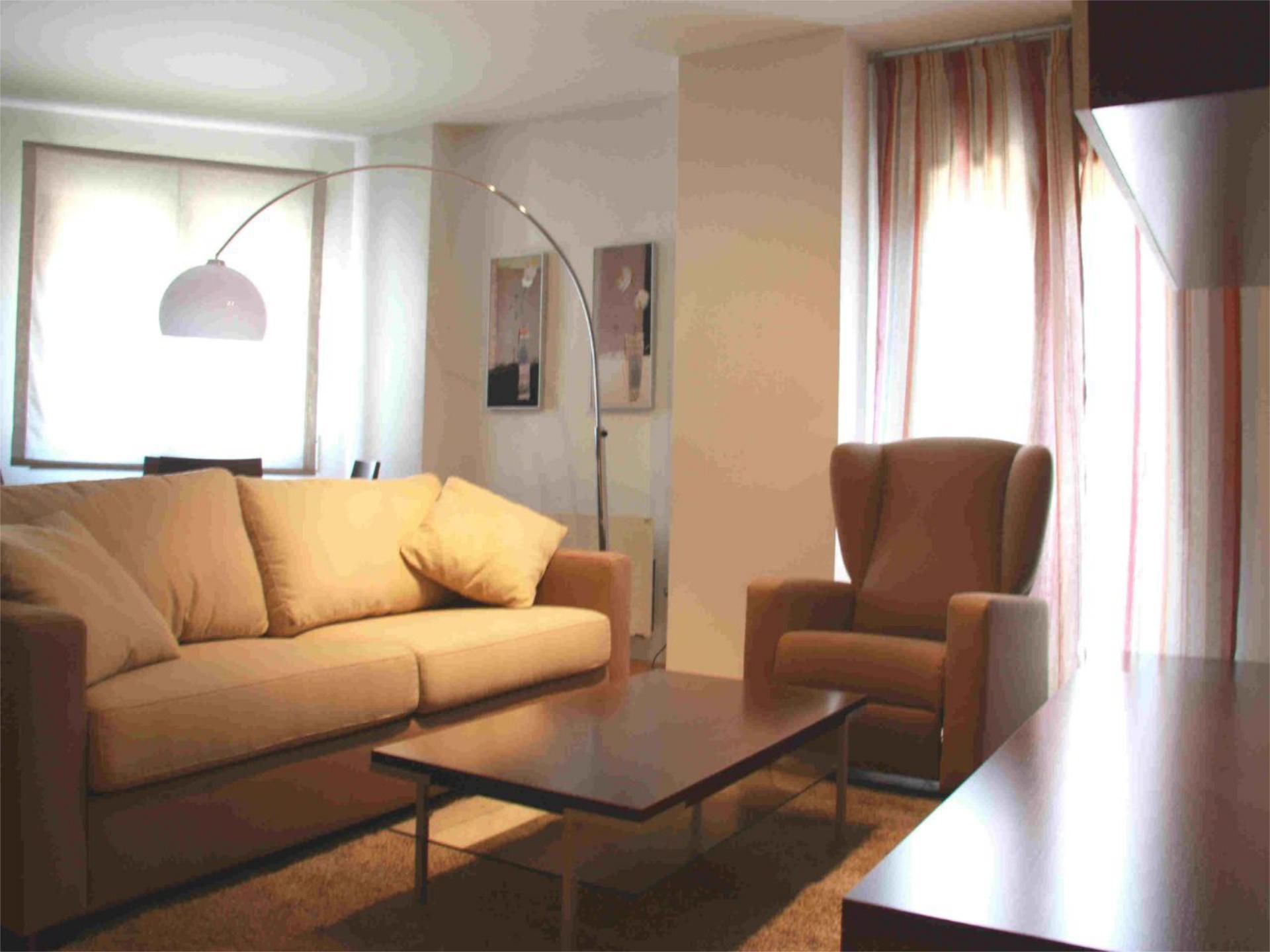 Flat to rent in Avenida la Paz, 4, Centro Bº Doscientas