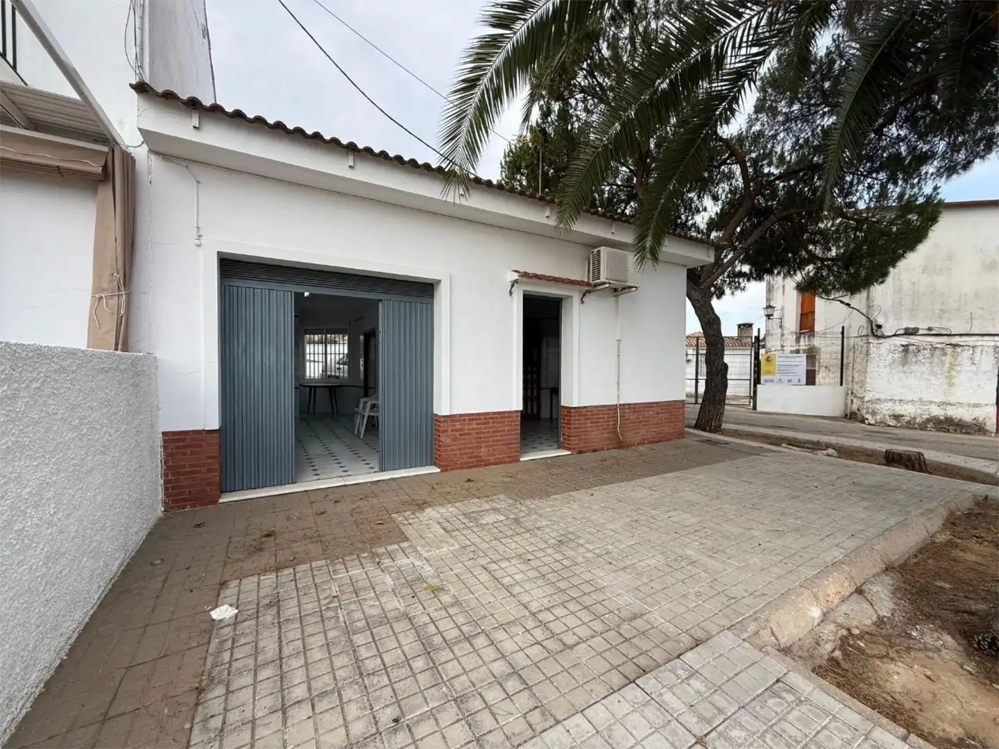 Commercial properties for sale in Avenida Villanueva de las Cruces, 2, Calañas Exterior view of Commercial properties for sale in Calañas