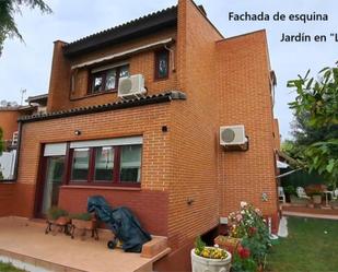 Exterior view of House or chalet for sale in Las Rozas de Madrid  with Air Conditioner, Heating and Private garden