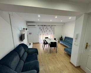 Sala d'estar de Pis de lloguer en Torrent amb Aire condicionat, Parquet i Moblat