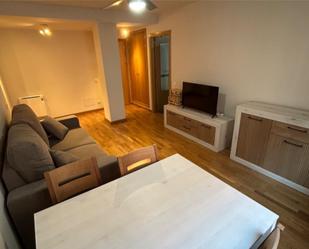 Sala d'estar de Pis de lloguer en El Tiemblo  amb Calefacció, Parquet i Moblat