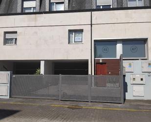 Exterior view of Flat for sale in Derio  with Terrace and Balcony