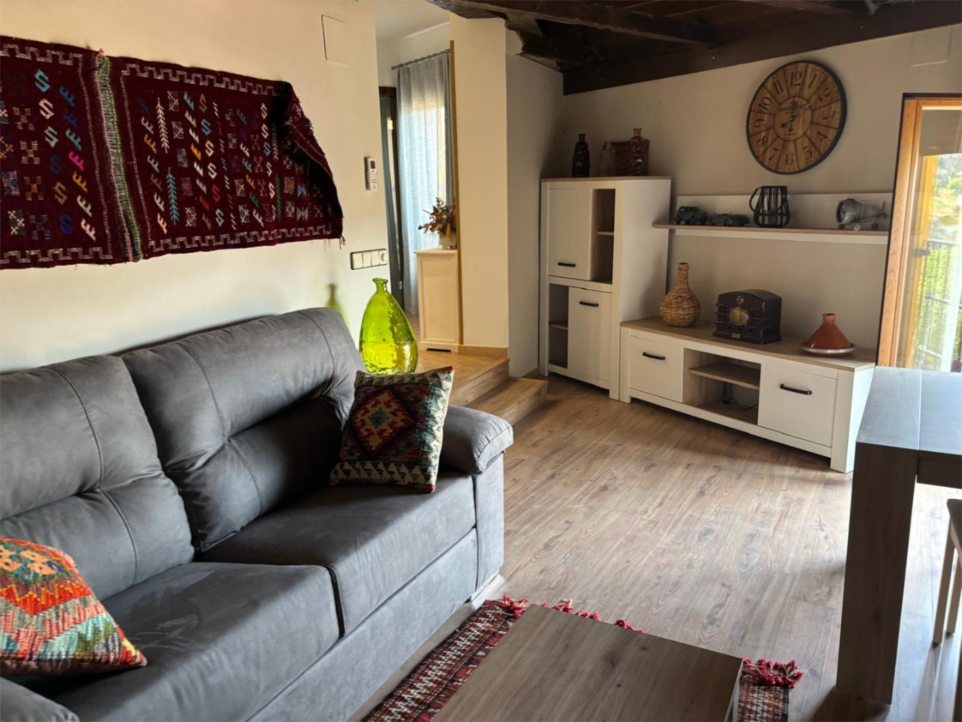 Sala d'estar de Casa adosada de lloguer en  Toledo Capital amb Aire condicionat