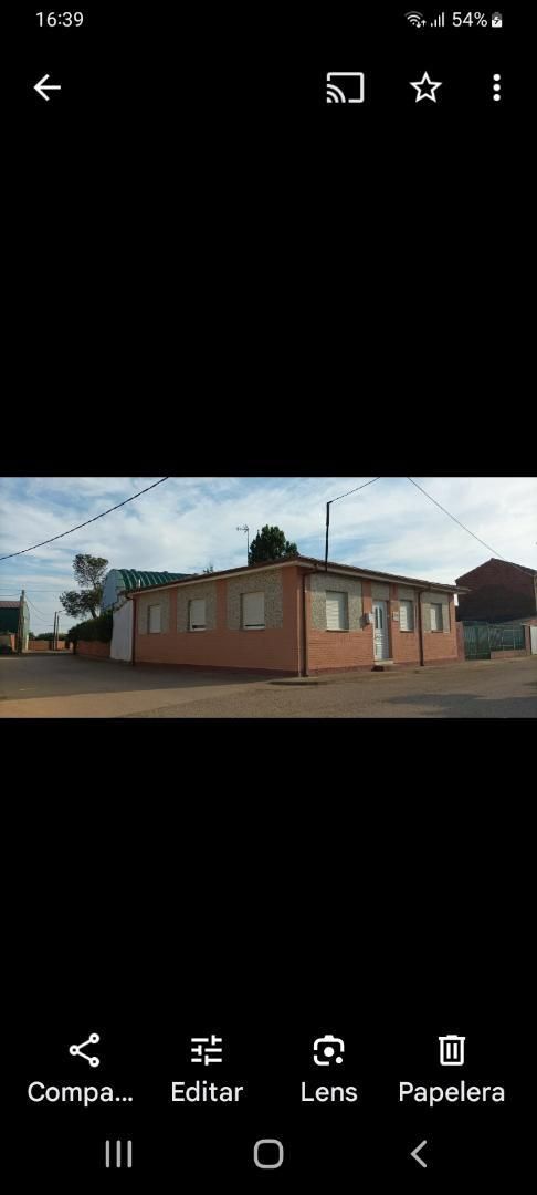 Exterior view of House or chalet for sale in Urdiales del Páramo  with Heating, Private garden and Storage room