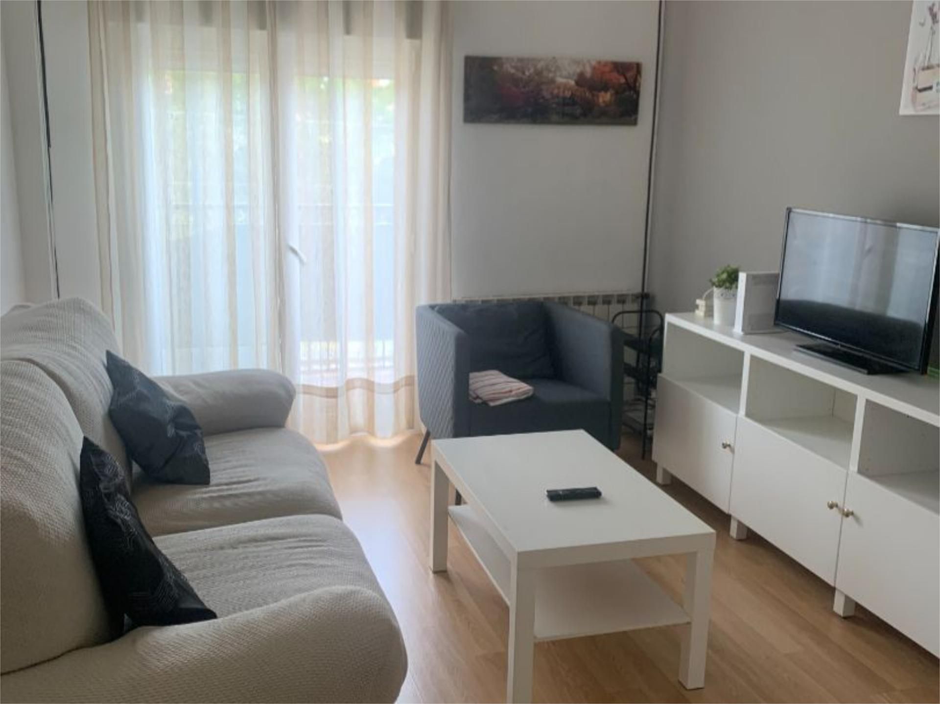 Sala d'estar de Pis de lloguer en Valladolid Capital amb Calefacció, Parquet i Terrassa