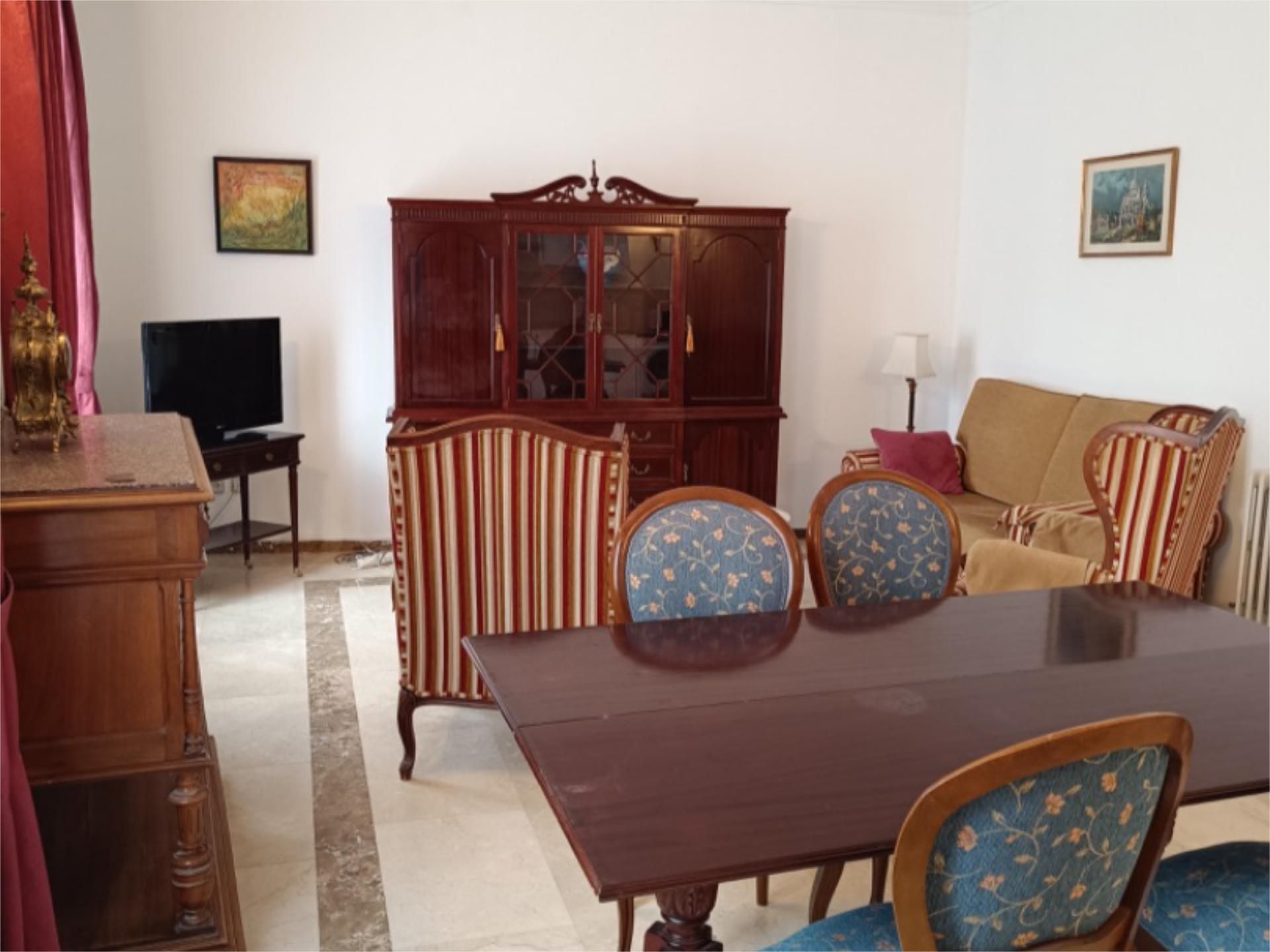 Menjador de Apartament de lloguer en Colmenar Viejo amb Aire condicionat i Balcó