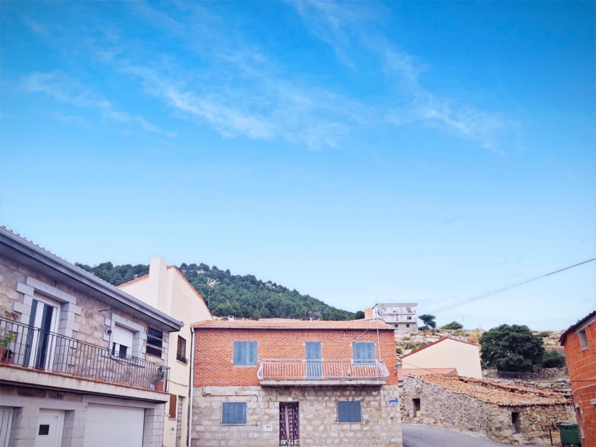 Vista exterior de Casa adosada en venda en San Juan de la Nava amb Moblat i Balcó