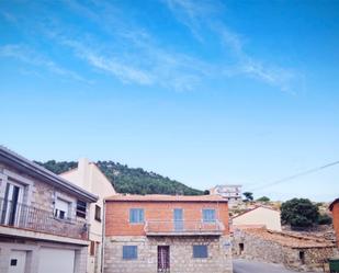 Vista exterior de Casa adosada en venda en San Juan de la Nava amb Moblat i Balcó