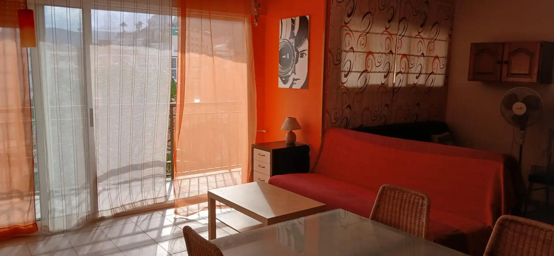 Piso en venta en Calle Marqués de la Romana, 5, El Faro Sala de estar de Piso en venta en Cullera con Jardín privado, Terraza y Amueblado