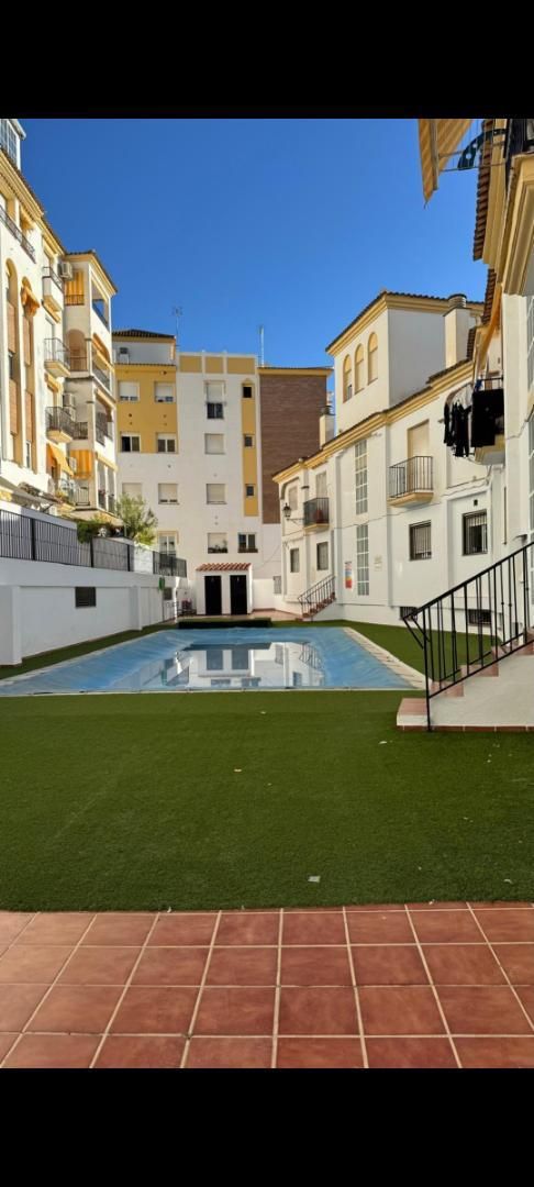 Piscina de Pis de lloguer en Cenes de la Vega amb Calefacció, Piscina i Moblat