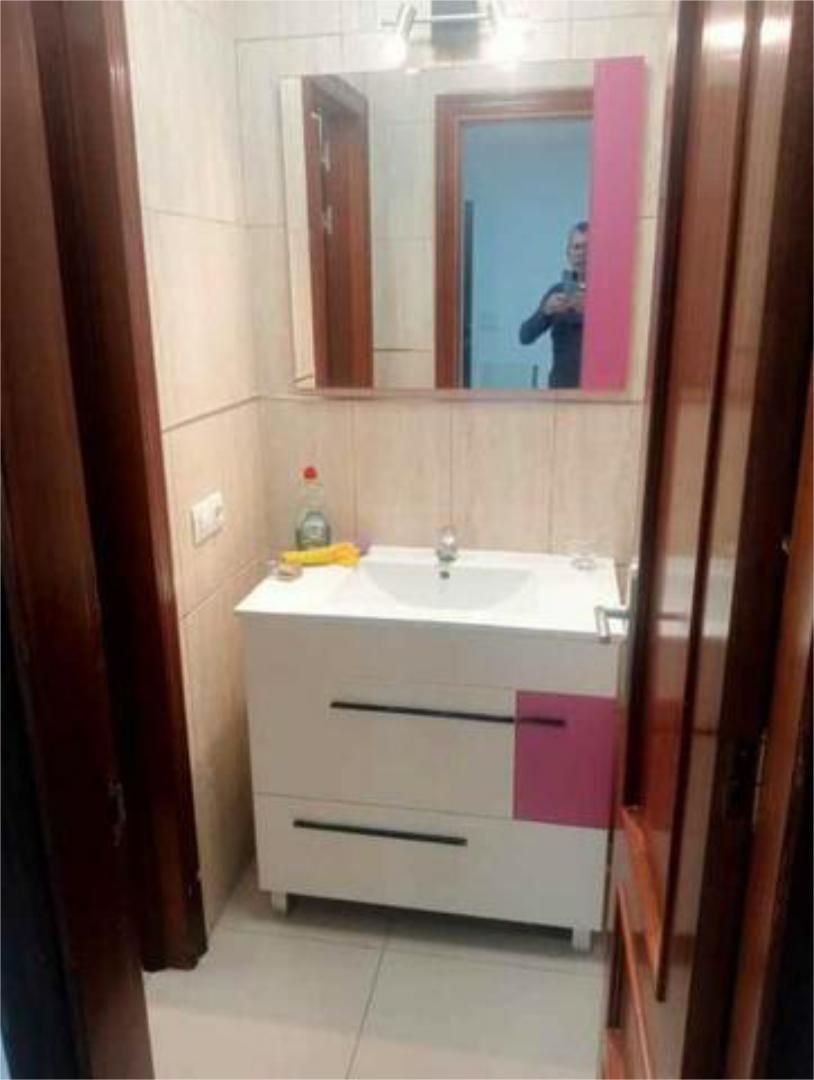 Bathroom of Office to rent in Arona