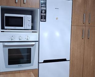Cuina de Pis de lloguer en Algeciras amb Aire condicionat, Moblat i Forn