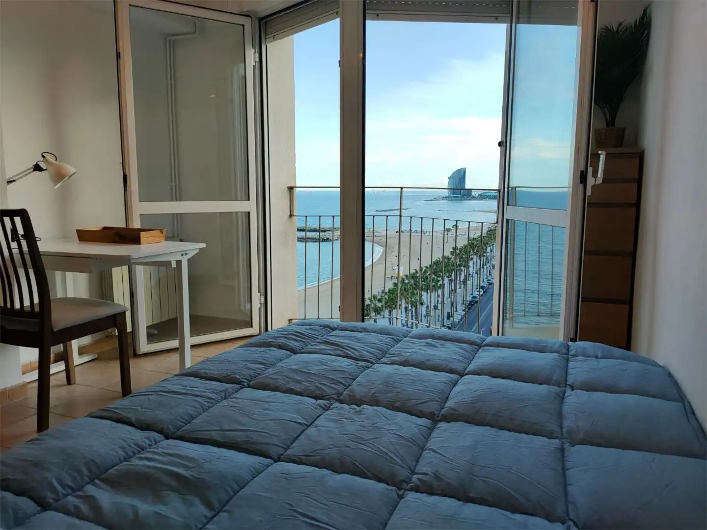 Schlafzimmer von Wohnung zur untervermieten in Barcelona mit Klimaanlage, Heizung und Möbliert