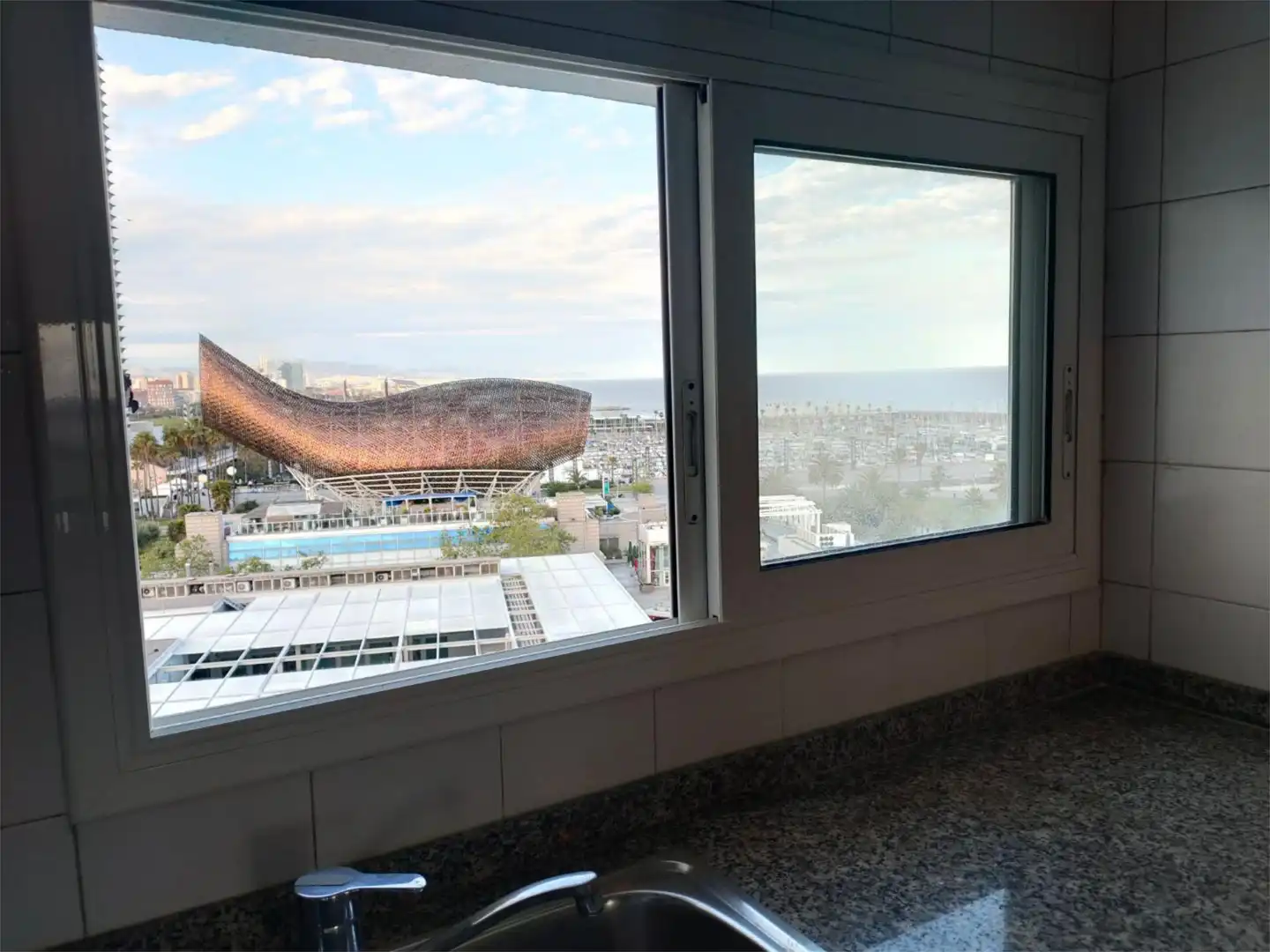 Außenansicht von Wohnung zur untervermieten in Barcelona mit Klimaanlage, Heizung und Möbliert