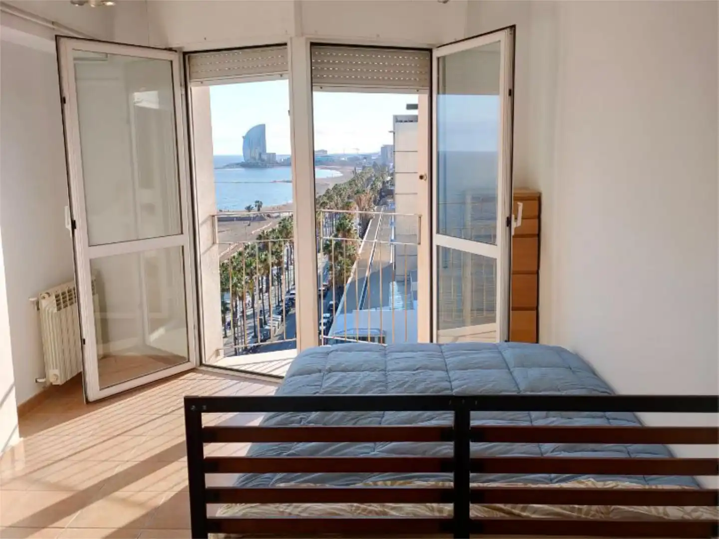 Schlafzimmer von Wohnung zur untervermieten in Barcelona mit Klimaanlage, Heizung und Möbliert