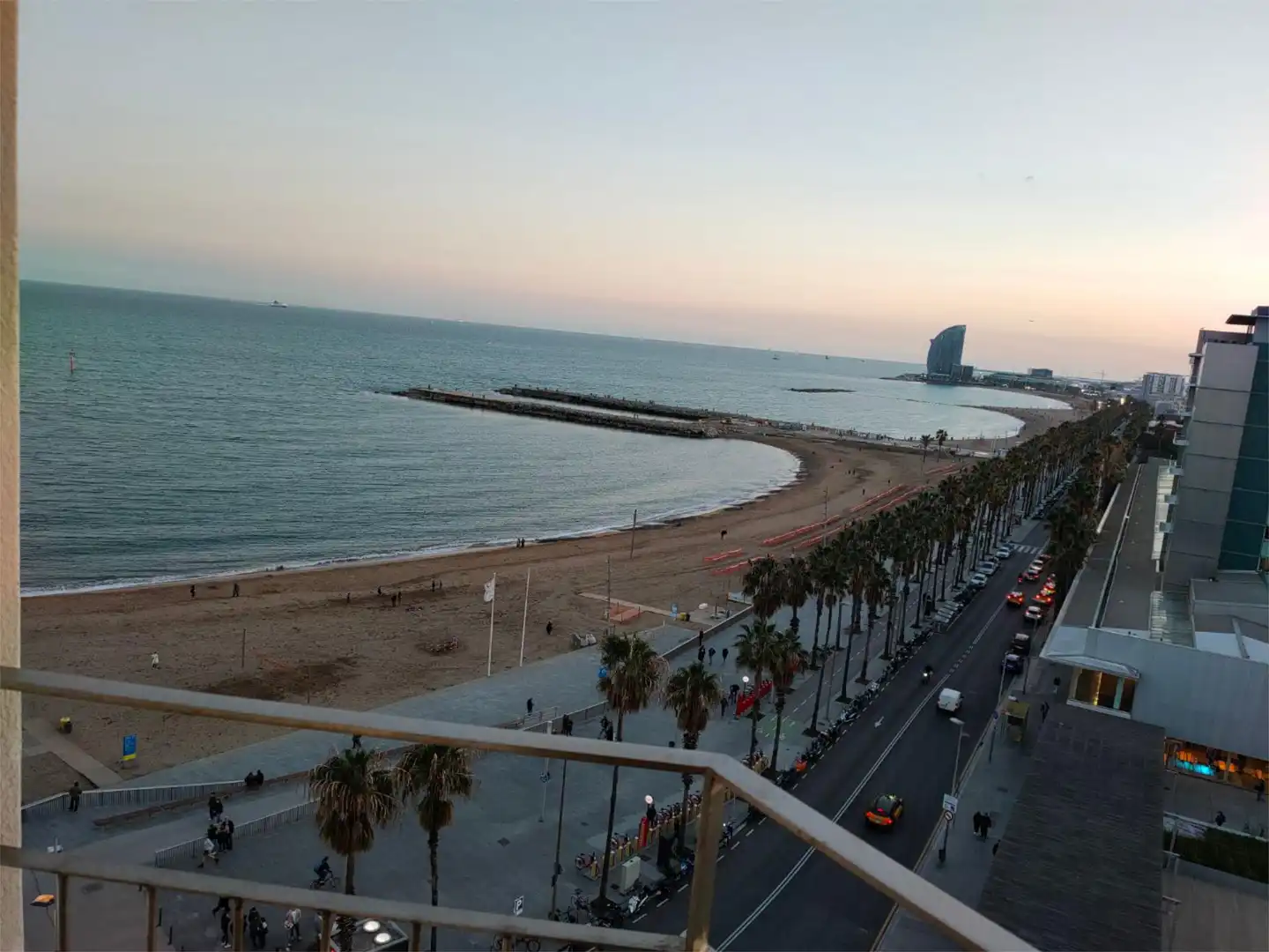 Außenansicht von Wohnung zur untervermieten in Barcelona mit Klimaanlage, Heizung und Möbliert