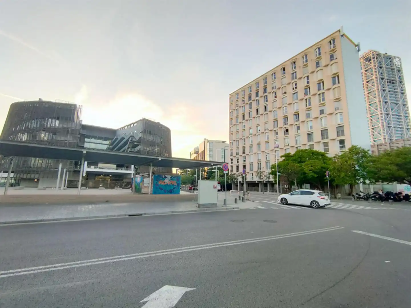 Außenansicht von Wohnung zur untervermieten in Barcelona mit Klimaanlage, Heizung und Möbliert