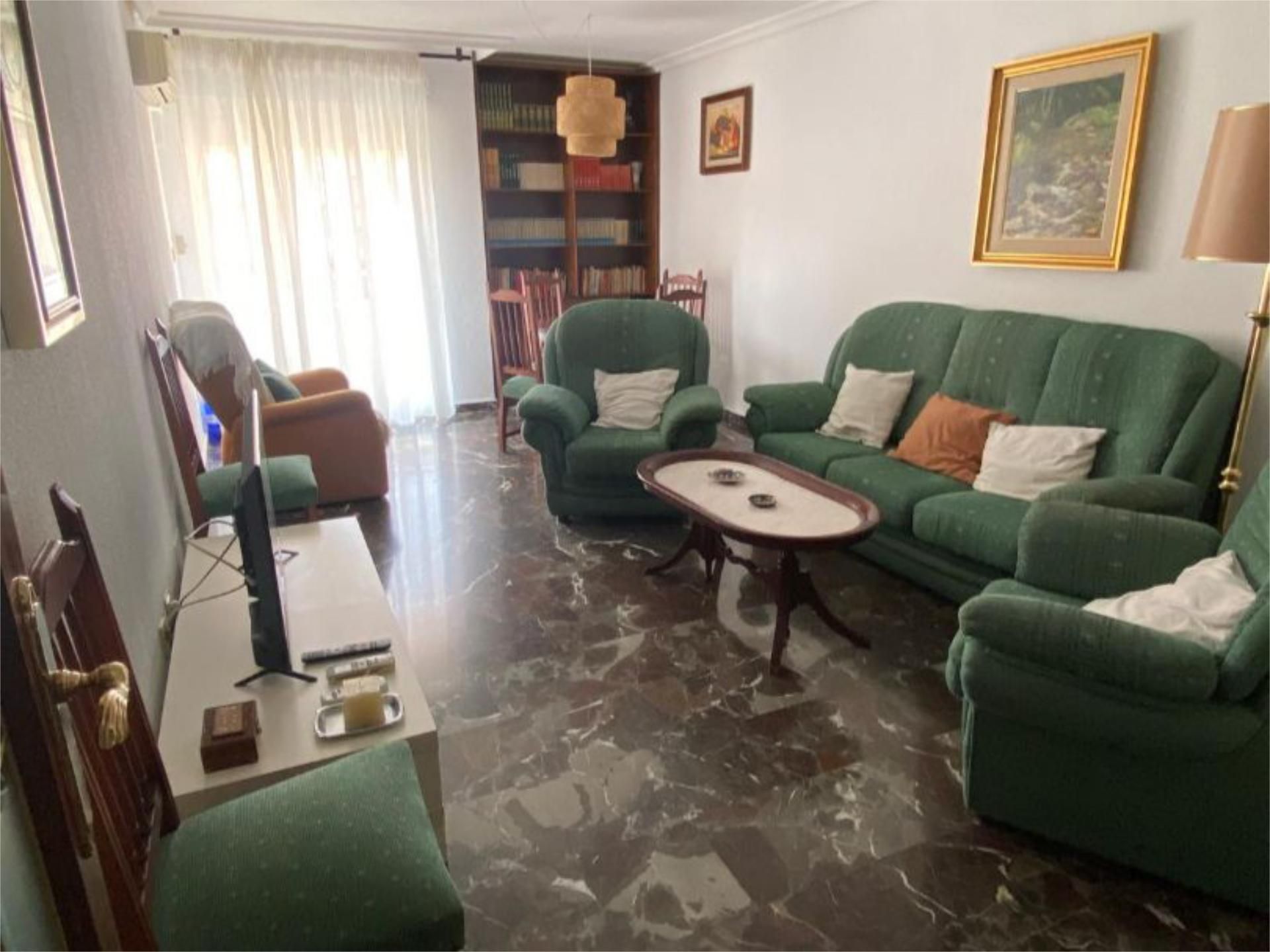 Living room of Flat to share in  Jaén Capital  with Air Conditioner, Heating and Swimming Pool